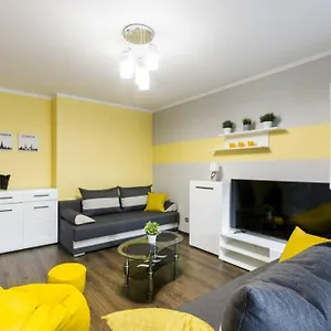 https://new-apartment-old-town-54m2-6-beds-new-bulding-lift.hotelswroclaw.com